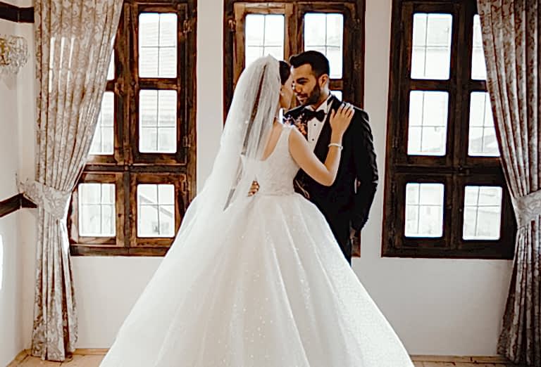 Altınyayla | Şarkışla | Fotoğrafçı | Düğün | Dış Çekim | Stüdyo | Kamera | Dron | Kına | Nişan | Nikah | Klip | Hikaye | Kuaför | Gelinlik | Plato | Fiyat | Uygun | Sonbahar | Konsept | 2023 | Gelin | Damat | Albüm | Profesyonel