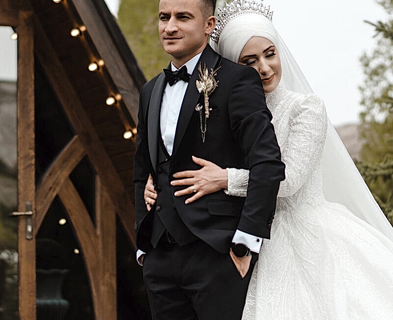 Sivas | Fotoğrafçı | Düğün | Dış Çekim | Stüdyo | Kamera | Dron | Kına | Nişan | Nikah | Klip | Hikaye | Kuaför | Gelinlik | Plato | Fiyat | Uygun | Sonbahar | Konsept | 2023 | Bungalov | Medrese | Gelin | Damat | Albüm